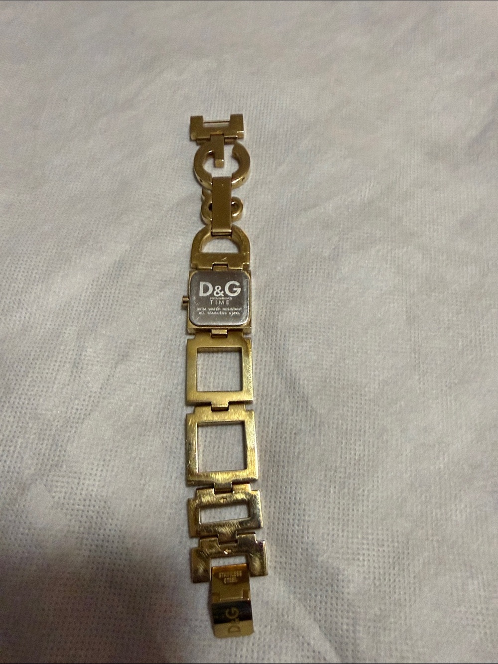 Authentic Dolce & Gabbana Womens Gold plated strap Wristwatch. - Picture 8 of 8